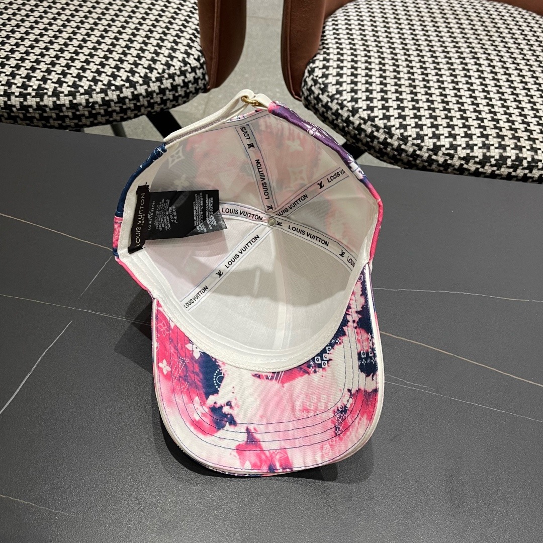 路易威登棒球帽LouisVuitton👒😍新款LV棒球帽，重工打造♥完美刺绣，高端大气，百搭款🤗男女通用