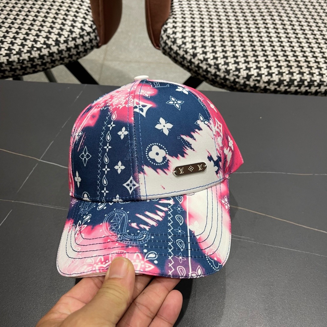 路易威登棒球帽LouisVuitton👒😍新款LV棒球帽，重工打造♥完美刺绣，高端大气，百搭款🤗男女通用