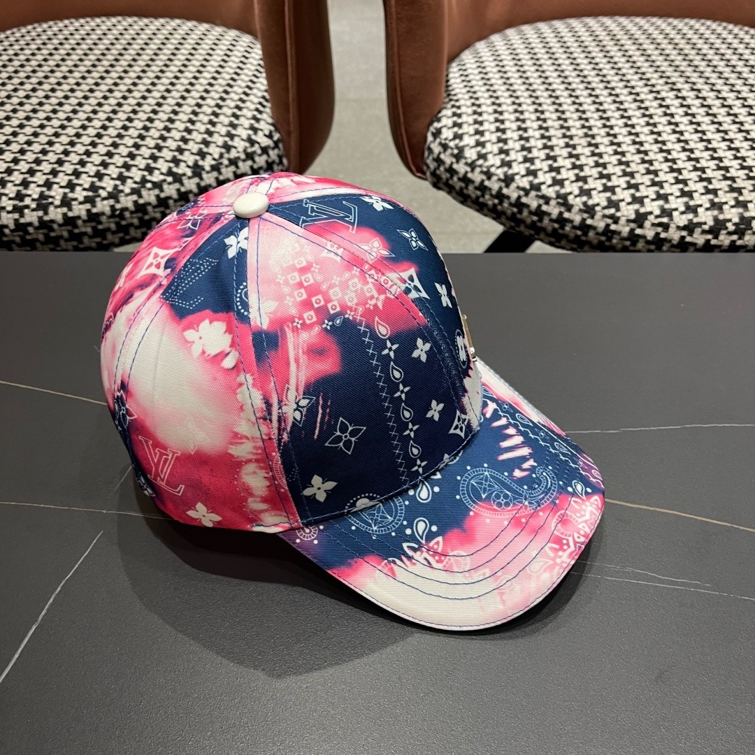 路易威登棒球帽LouisVuitton👒😍新款LV棒球帽，重工打造♥完美刺绣，高端大气，百搭款🤗男女通用