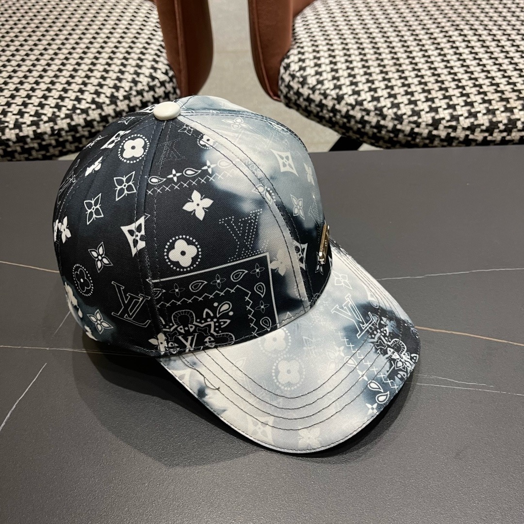 路易威登棒球帽LouisVuitton👒😍新款LV棒球帽，重工打造♥完美刺绣，高端大气，百搭款🤗男女通用