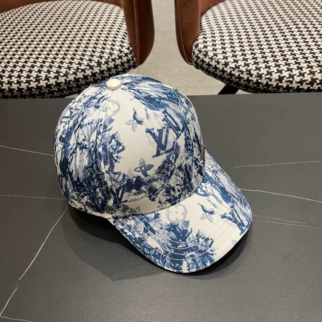 路易威登棒球帽LouisVuitton👒😍新款LV棒球帽，重工打造♥完美刺绣，高端大气，百搭款🤗男女通用