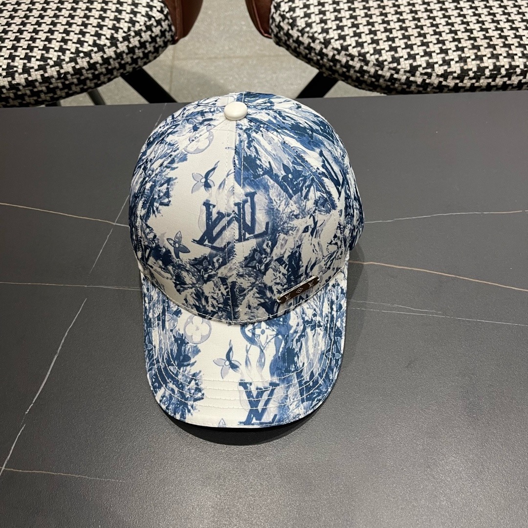 路易威登棒球帽LouisVuitton👒😍新款LV棒球帽，重工打造♥完美刺绣，高端大气，百搭款🤗男女通用
