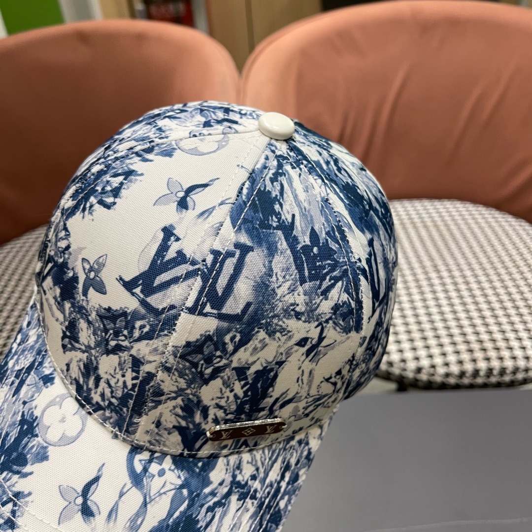 路易威登棒球帽LouisVuitton👒😍新款LV棒球帽，重工打造♥完美刺绣，高端大气，百搭款🤗男女通用