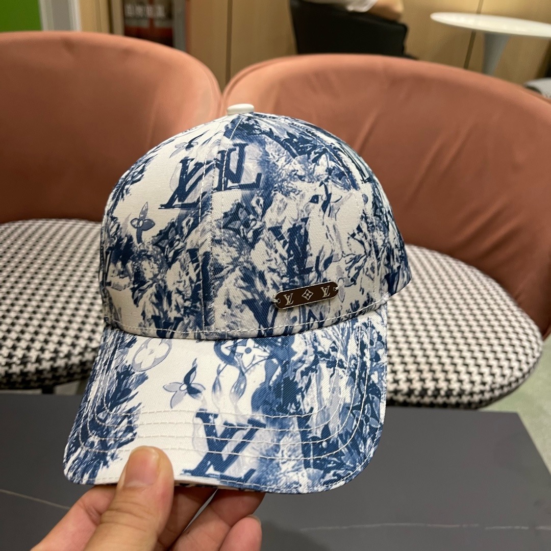 路易威登棒球帽LouisVuitton👒😍新款LV棒球帽，重工打造♥完美刺绣，高端大气，百搭款🤗男女通用
