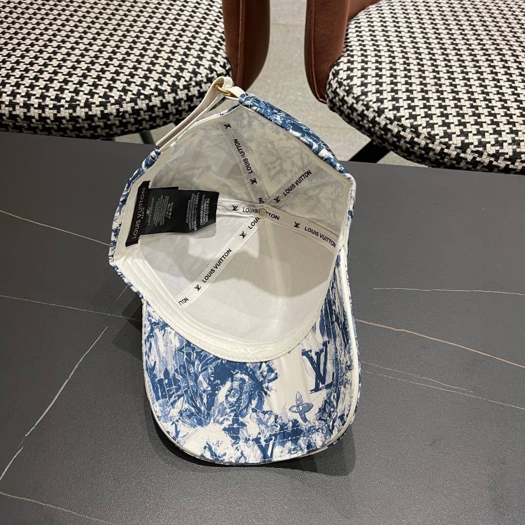 路易威登棒球帽LouisVuitton👒😍新款LV棒球帽，重工打造♥完美刺绣，高端大气，百搭款🤗男女通用