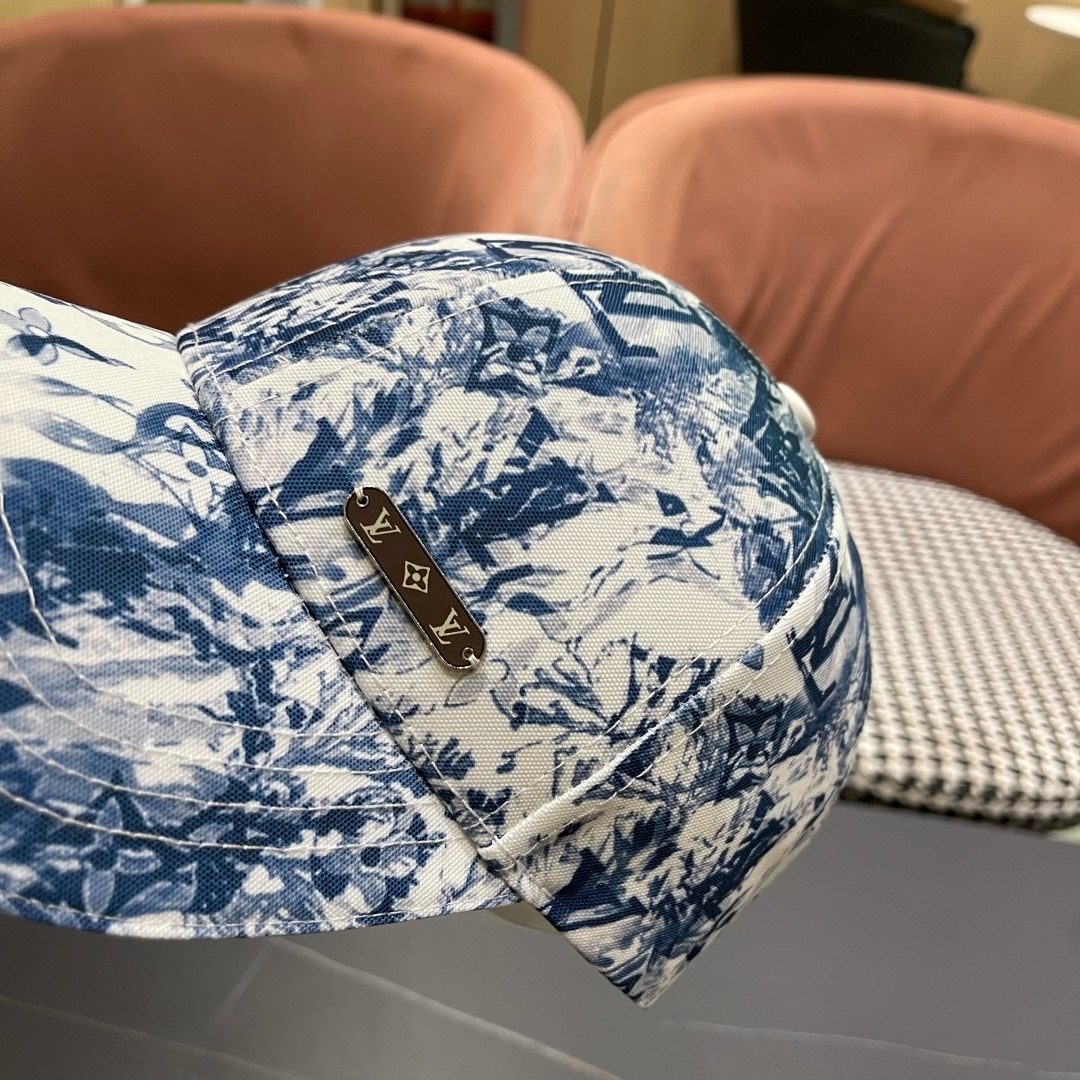 路易威登棒球帽LouisVuitton👒😍新款LV棒球帽，重工打造♥完美刺绣，高端大气，百搭款🤗男女通用