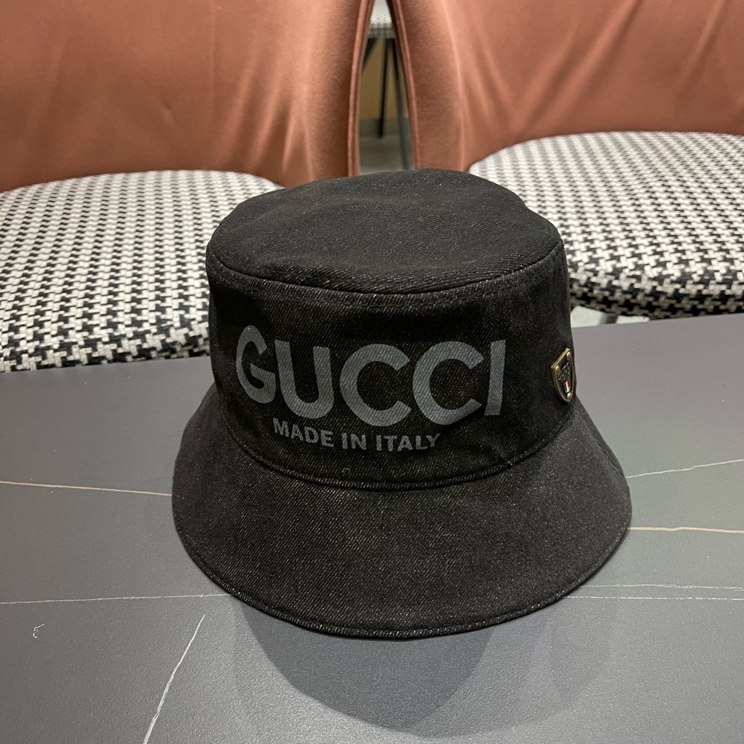 渔夫帽GUCCI🧢原单品质火爆来袭 🔥🎩 工艺非常精美 高档大气上档次！低调奢华，方便携带！跑量！