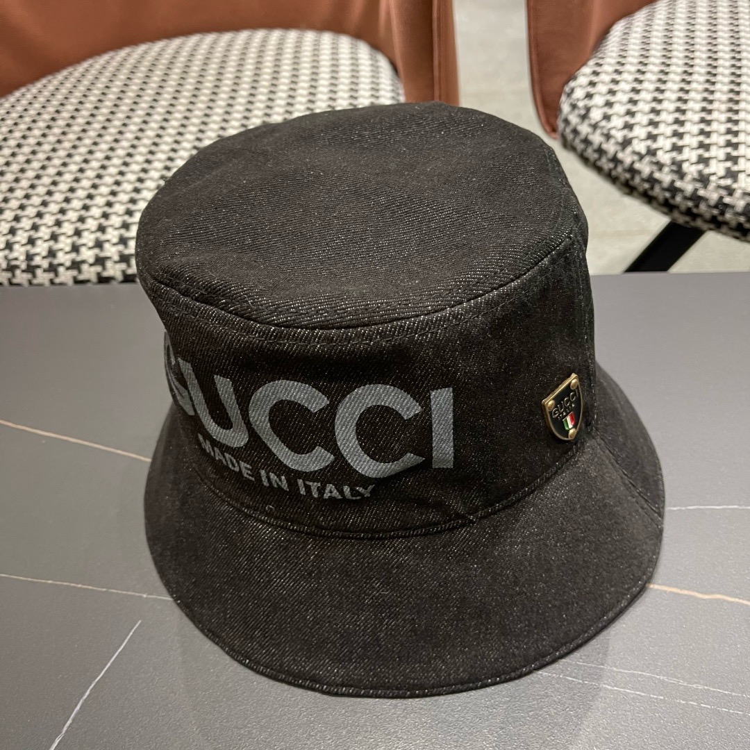 渔夫帽GUCCI🧢原单品质火爆来袭 🔥🎩 工艺非常精美 高档大气上档次！低调奢华，方便携带！跑量！