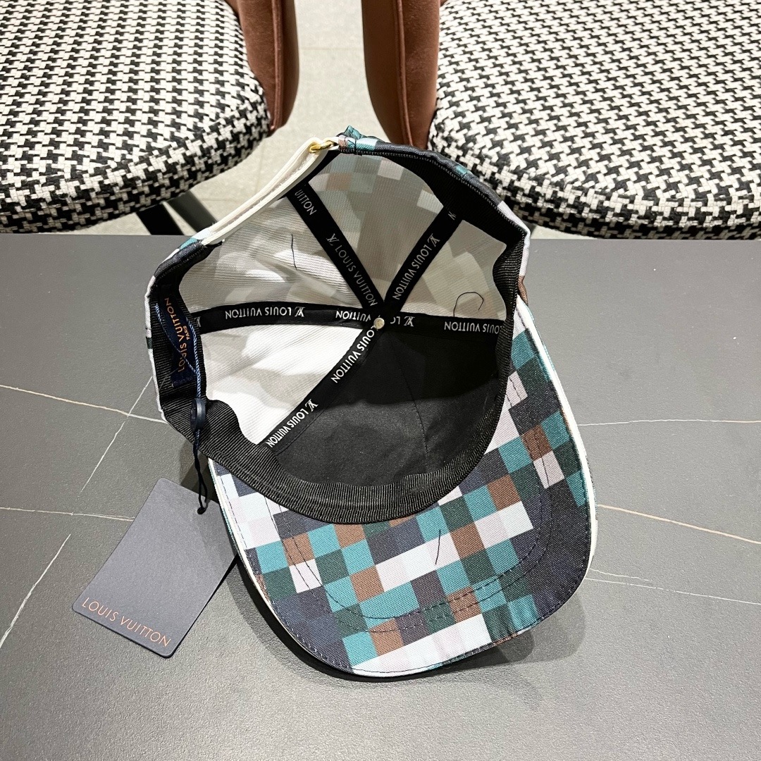 LV(路易威登)新款原单棒球帽， 专柜1:1开模订制，轻盈透气！质量超赞！