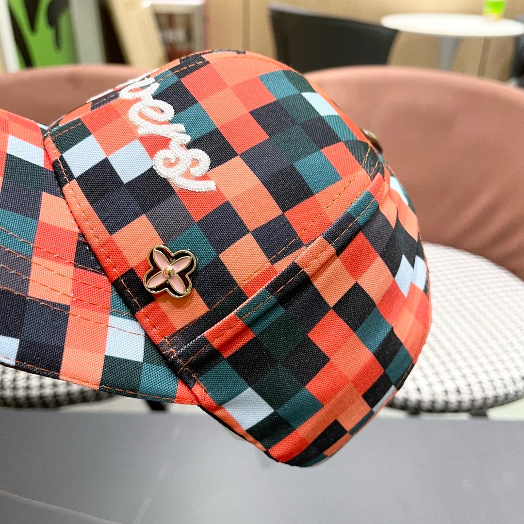 LV(路易威登)新款原单棒球帽， 专柜1:1开模订制，轻盈透气！质量超赞！