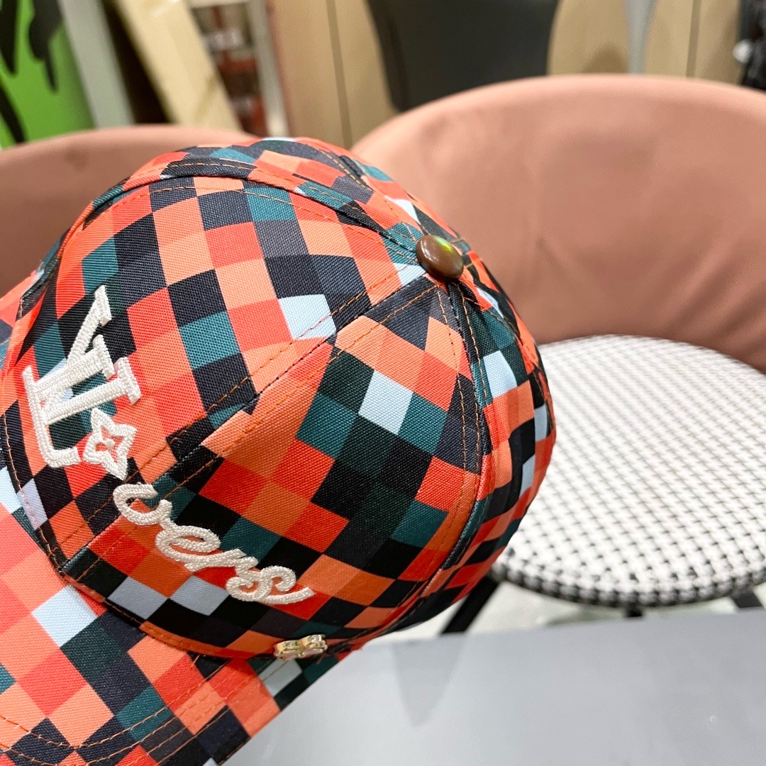 LV(路易威登)新款原单棒球帽， 专柜1:1开模订制，轻盈透气！质量超赞！