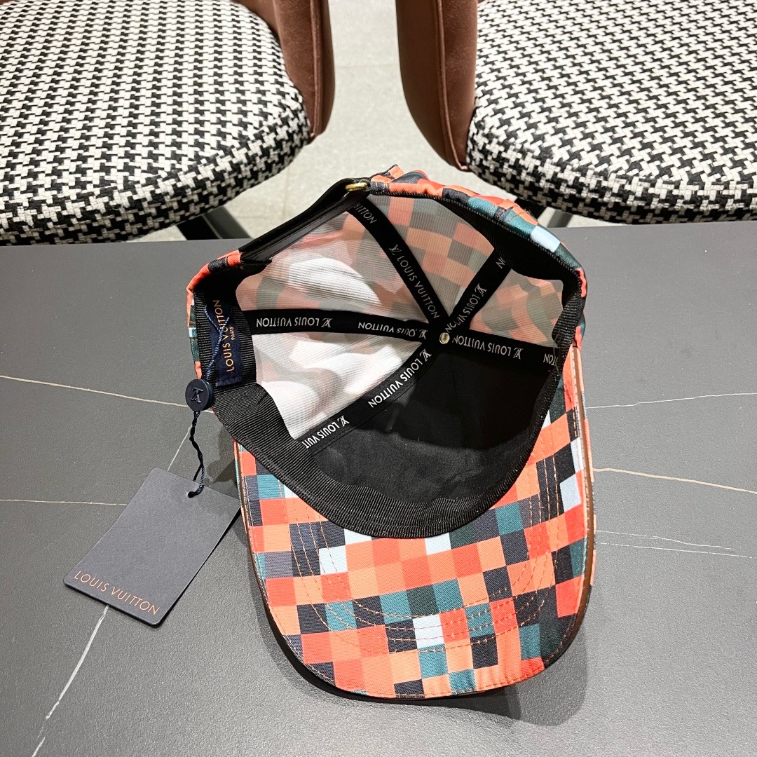 LV(路易威登)新款原单棒球帽， 专柜1:1开模订制，轻盈透气！质量超赞！