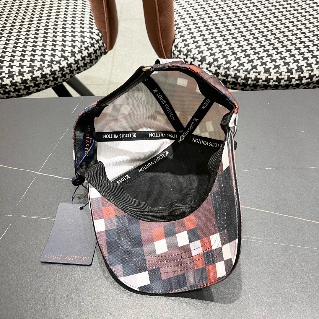 LV(路易威登)新款原单棒球帽， 专柜1:1开模订制，轻盈透气！质量超赞！