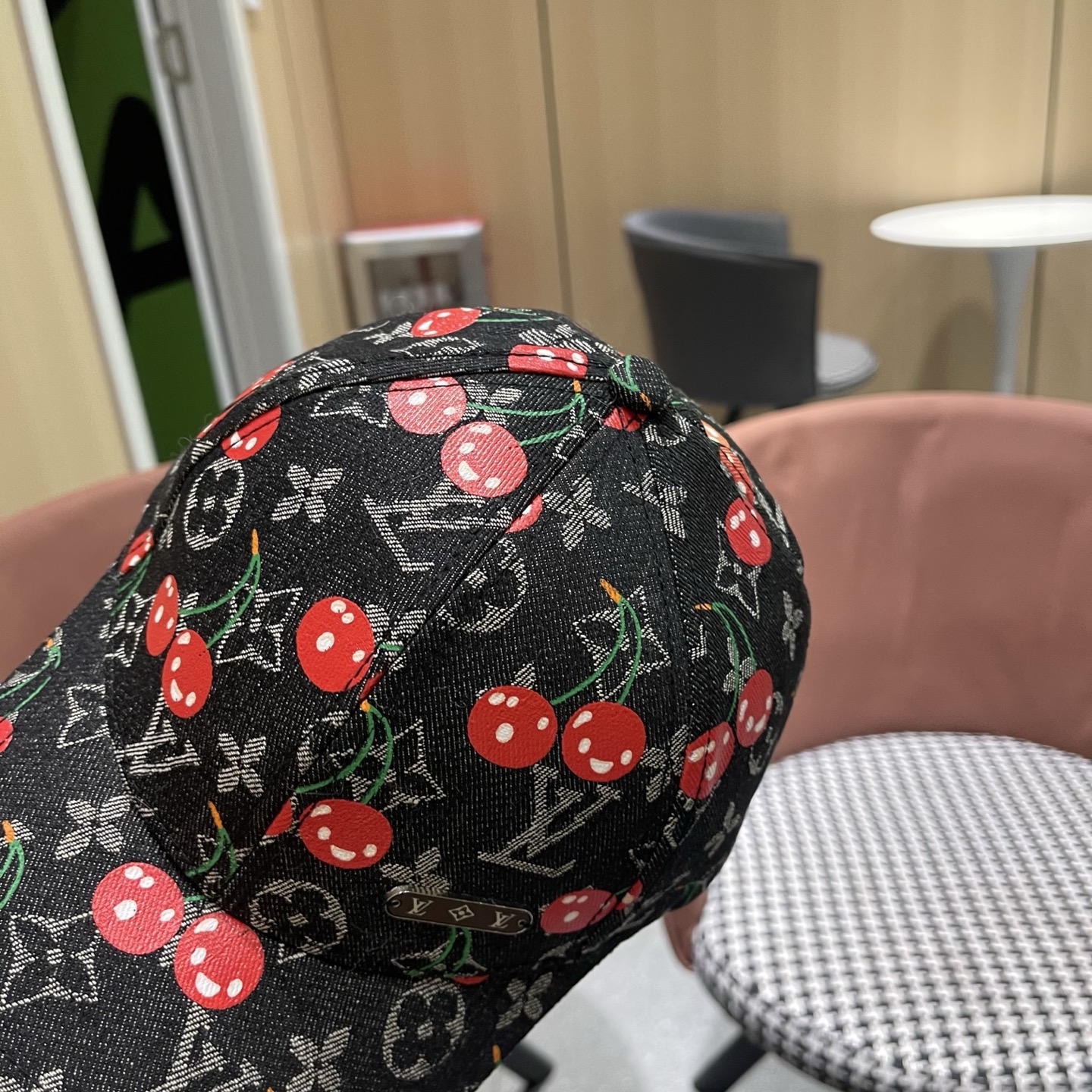 LV路易威登新款原单棒球帽，经典棋盘格，1:1开模订制，原版专柜布料帅气质量超赞，基础头围56，贴片可调