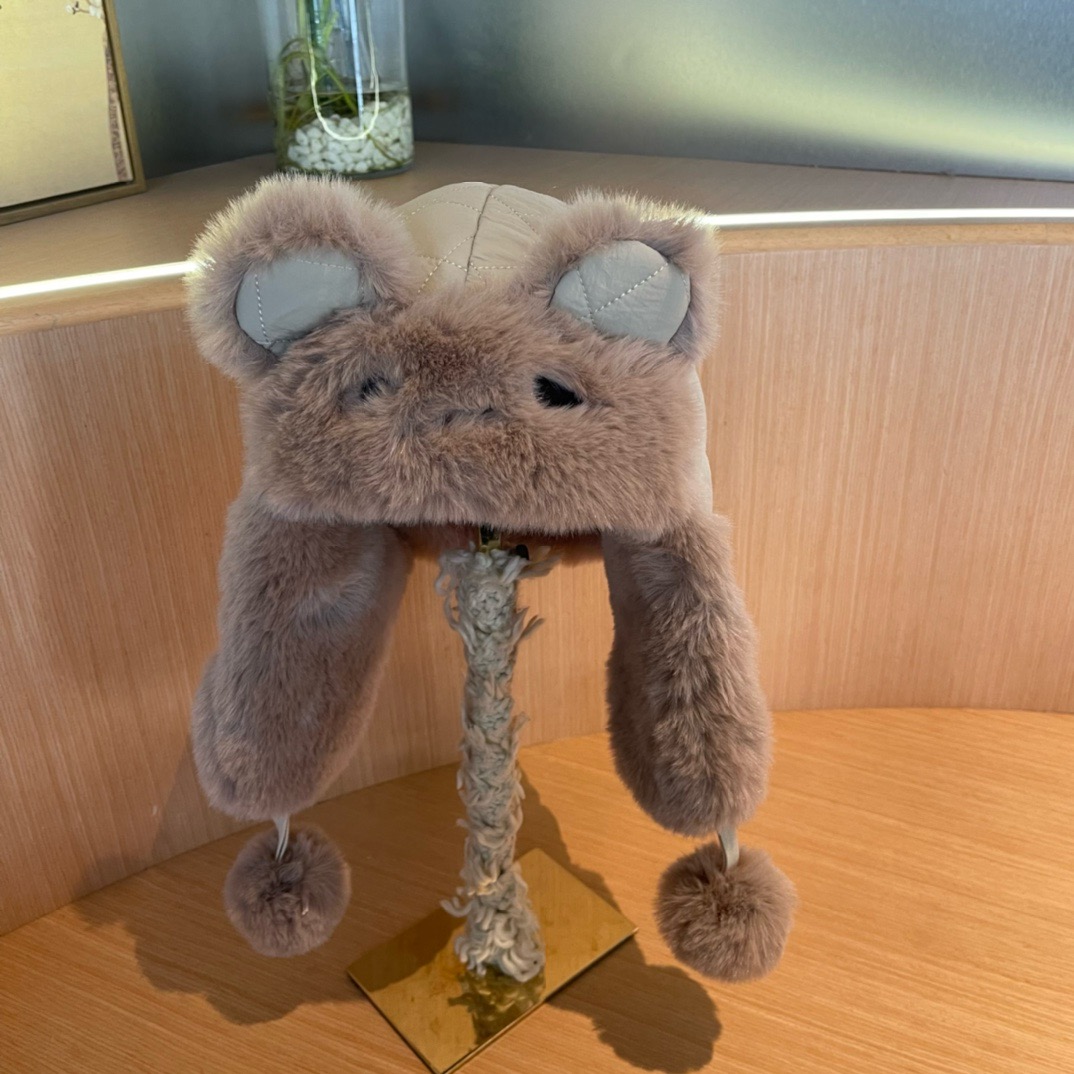 NO:689780,Dior Dior Korean style warm and versatile ear protection hat, winter outdoor down thickened hat, fashionable Lei Feng hat, fisherman hat, baseball cap, knitted hat, hat, dior, dior, espadrilles, down jacket, hats19860909Dior迪奥韩版保暖百搭护耳帽冬季户外羽绒加厚帽子时尚雷锋帽帽子渔夫帽棒球帽针织帽,帽子,dior,dior,espadrilles,down jacket,hats,hat