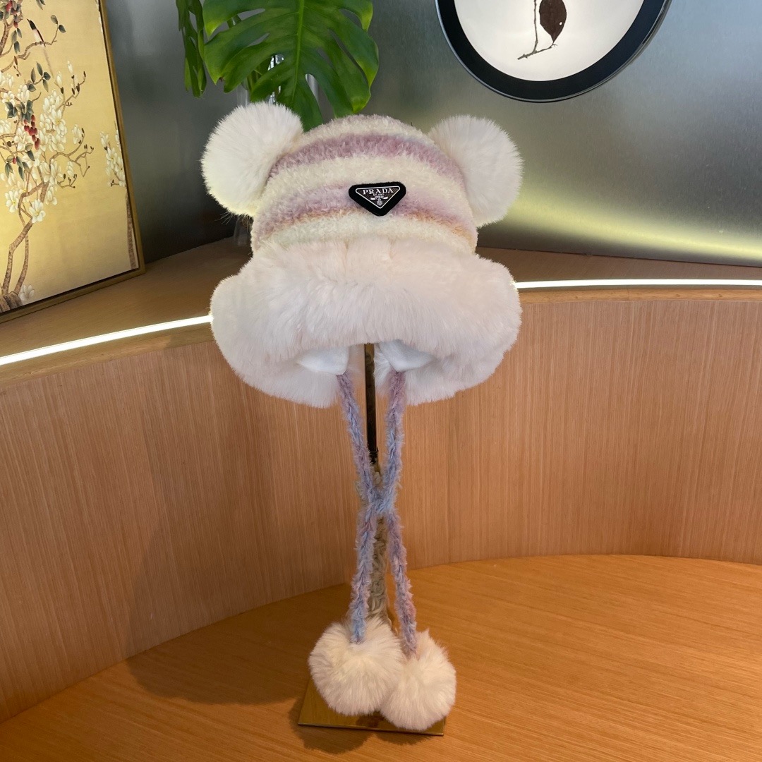 NO:689779,Prada New Autumn and Winter Plush Lei Feng Hat Plus Velvet Thickened Ear Protection Windproof Hat Fisherman Hat Baseball Cap Knitted Hat, Hat, prada, prada, espadrilles, hats19860909普拉达Prada 新款秋冬季毛绒雷锋帽加绒加厚护耳防风帽帽子渔夫帽棒球帽针织帽,帽子,prada,prada,espadrilles,hats,hat