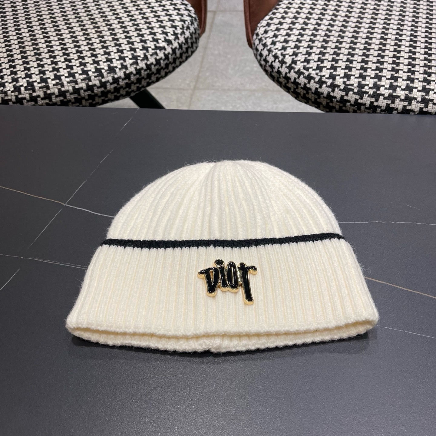 NO:689778,[DIOR Dior] 2025 new autumn and winter big-name knitted woolen hats, Korean style design, must-have hats for autumn and winter, fisherman hats, baseball caps, knitted hats, hats, dior, dior, espadrilles, hats19860909【DIOR迪奥】2025秋冬新款大牌针织毛线帽,韩版设计秋冬穿搭必备帽子渔夫帽棒球帽针织帽,帽子,dior,dior,espadrilles,hats,hat