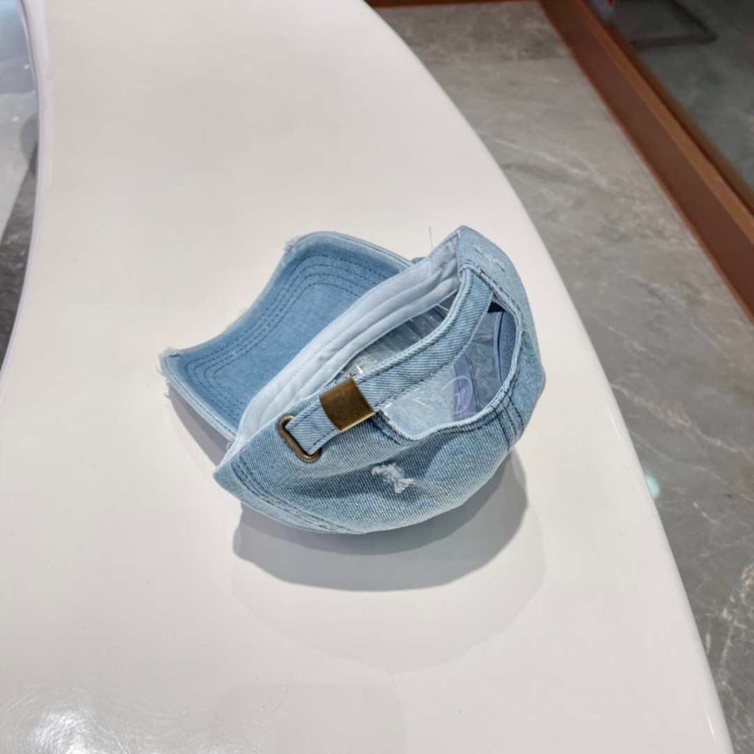 【CHANEL香奈儿】春夏新款牛仔款简约棒球帽，新款出货，大牌款超好搭配，赶紧入手！