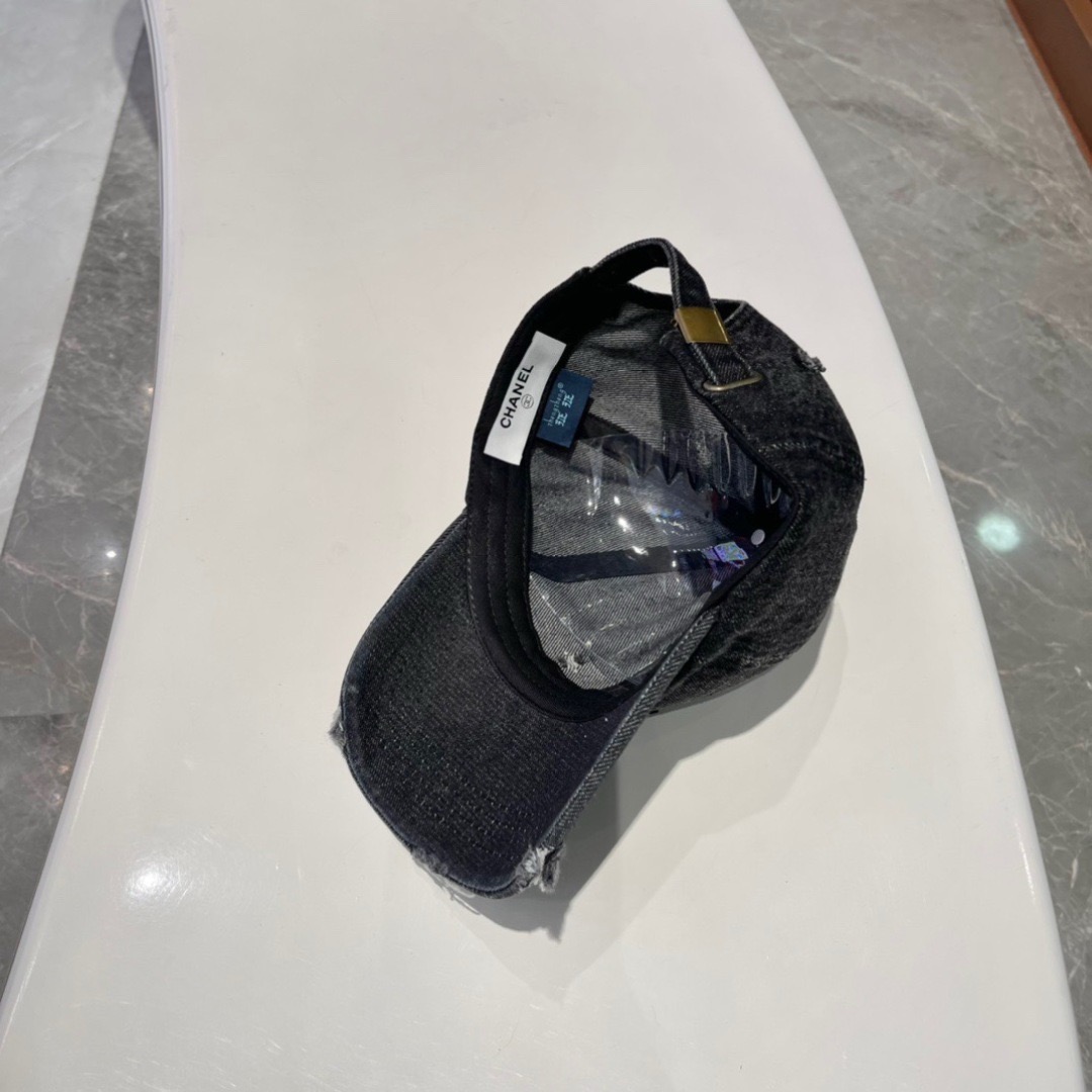 【CHANEL香奈儿】春夏新款牛仔款简约棒球帽，新款出货，大牌款超好搭配，赶紧入手！