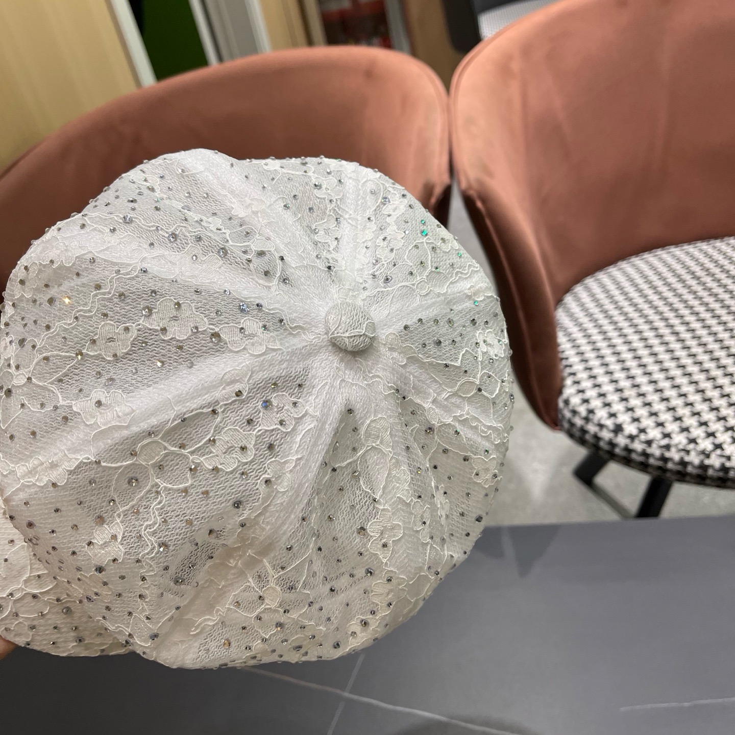 迪奥Dior 韩版重工水钻蕾丝八角帽子女春夏时尚百搭画家帽显脸小黑色鸭舌帽