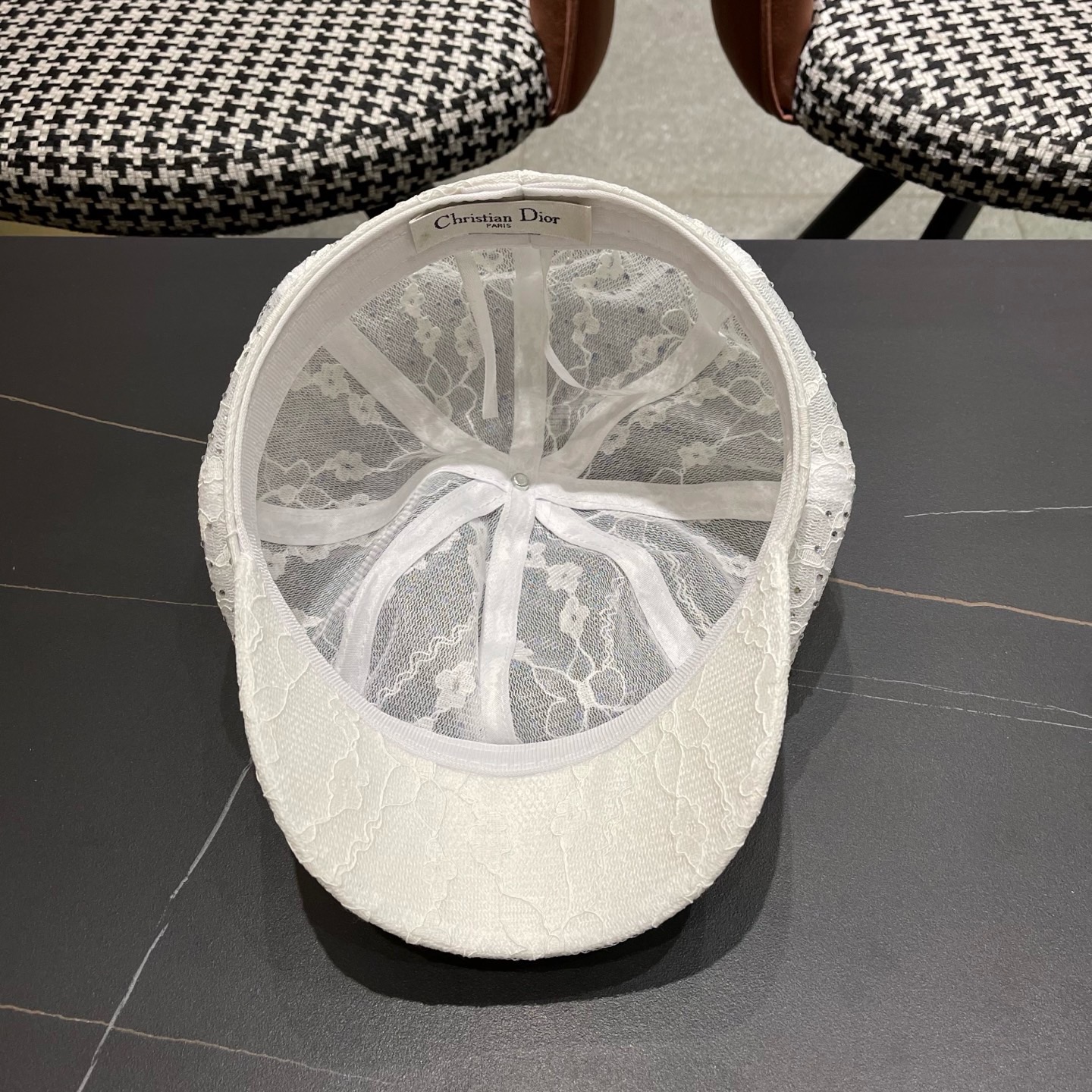 迪奥Dior 韩版重工水钻蕾丝八角帽子女春夏时尚百搭画家帽显脸小黑色鸭舌帽