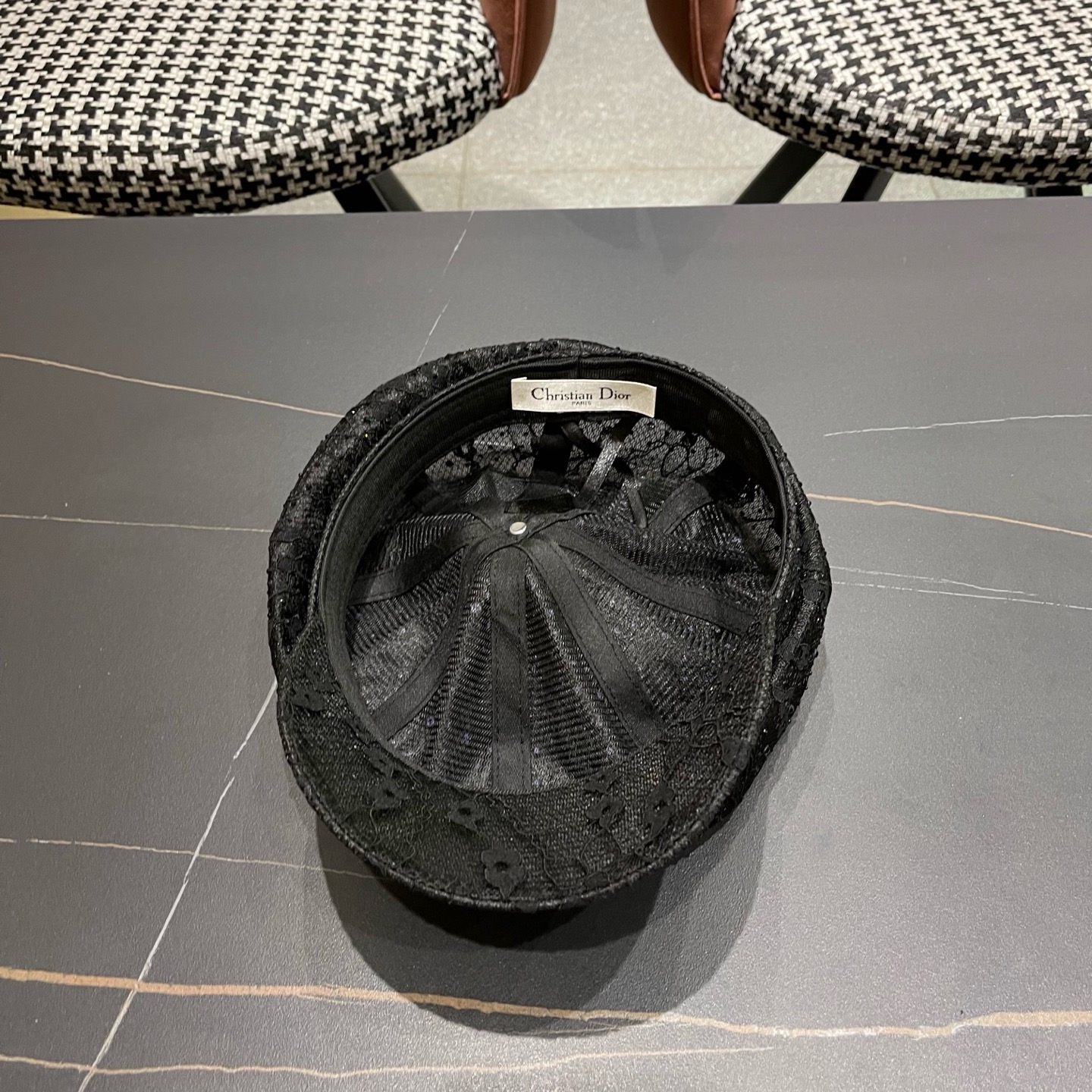 迪奥Dior 韩版重工水钻蕾丝八角帽子女春夏时尚百搭画家帽显脸小黑色鸭舌帽