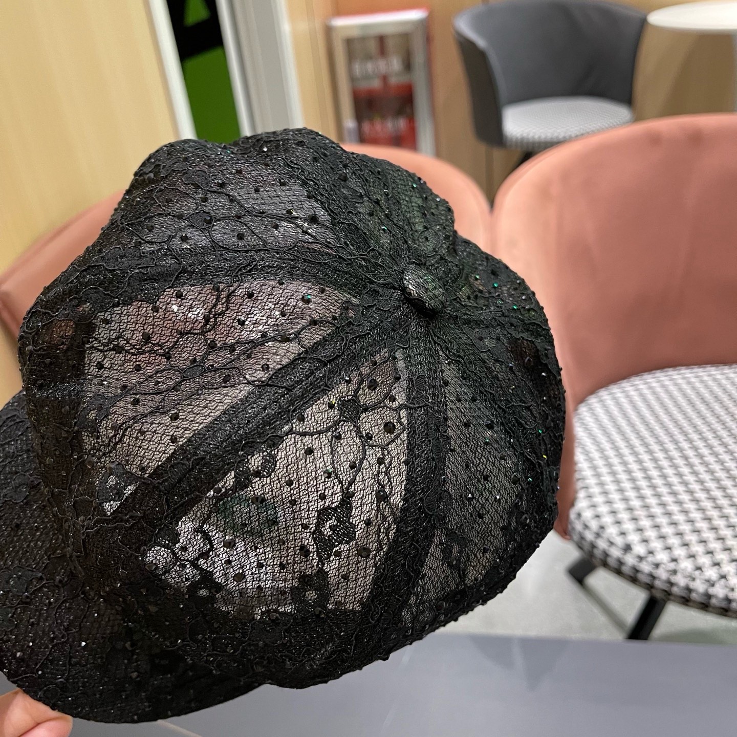 迪奥Dior 韩版重工水钻蕾丝八角帽子女春夏时尚百搭画家帽显脸小黑色鸭舌帽