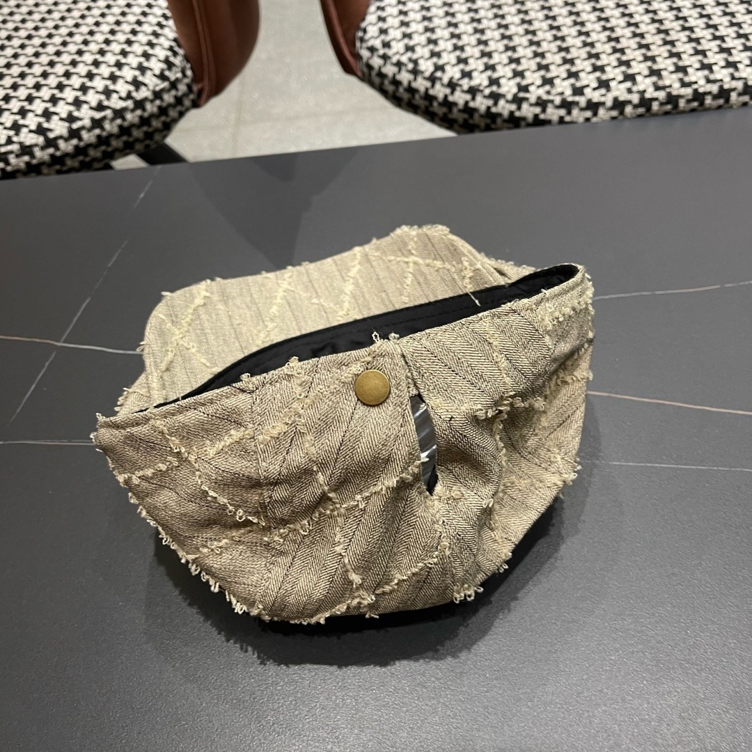 迪奥Dior日系设计感前进帽女生时尚毛边画家帽显脸小复古报童帽春夏鸭舌帽