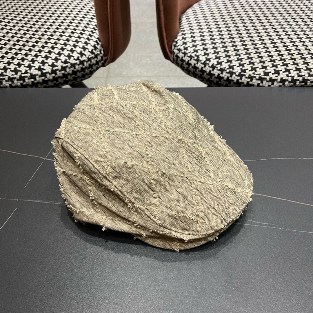 迪奥Dior日系设计感前进帽女生时尚毛边画家帽显脸小复古报童帽春夏鸭舌帽