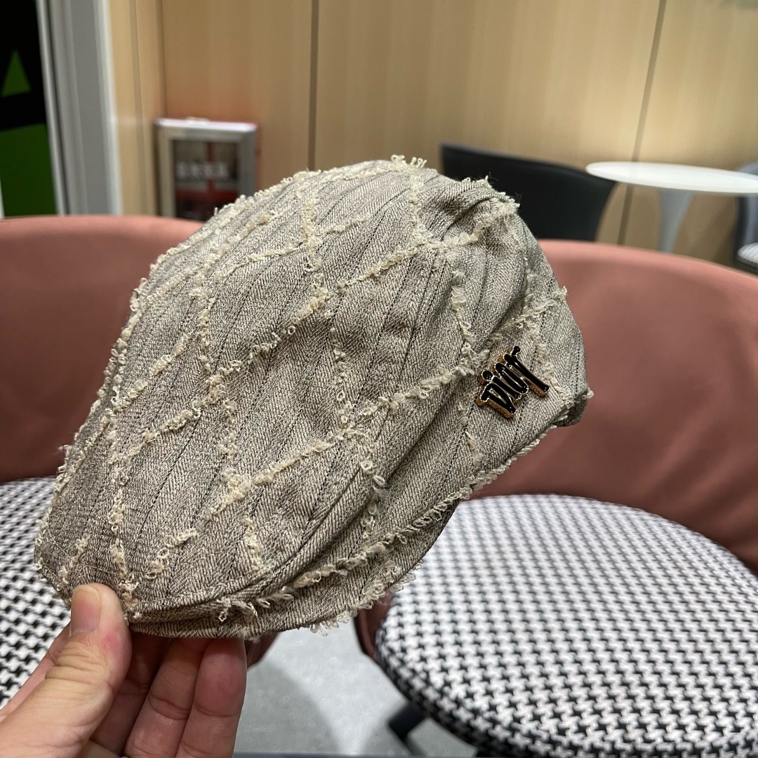 迪奥Dior日系设计感前进帽女生时尚毛边画家帽显脸小复古报童帽春夏鸭舌帽