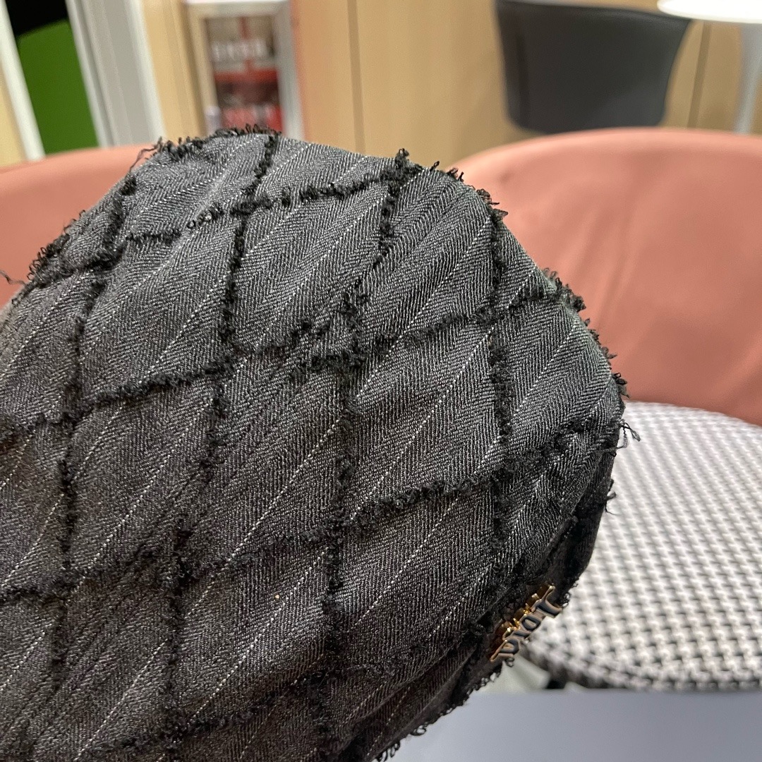 迪奥Dior日系设计感前进帽女生时尚毛边画家帽显脸小复古报童帽春夏鸭舌帽