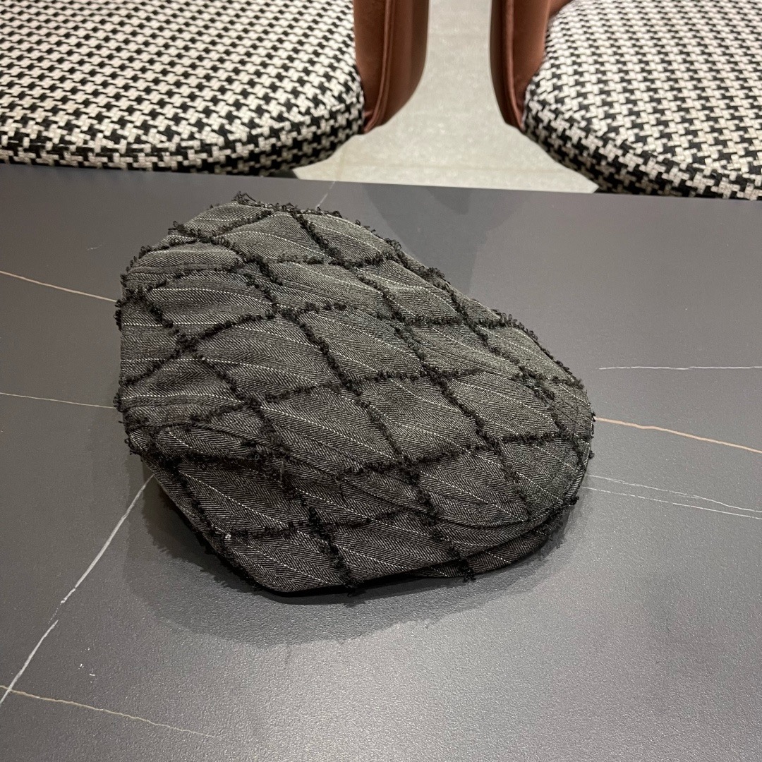 迪奥Dior日系设计感前进帽女生时尚毛边画家帽显脸小复古报童帽春夏鸭舌帽