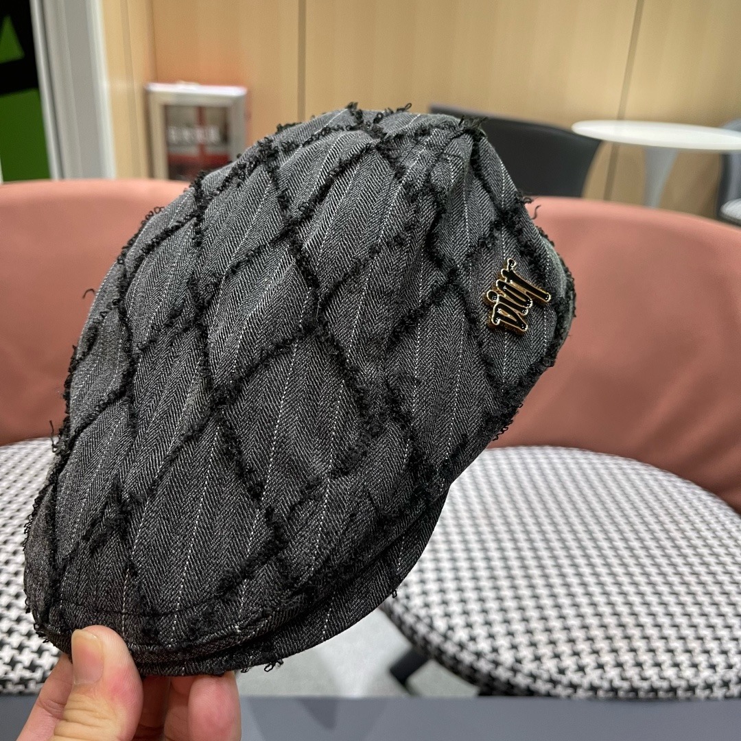 迪奥Dior日系设计感前进帽女生时尚毛边画家帽显脸小复古报童帽春夏鸭舌帽