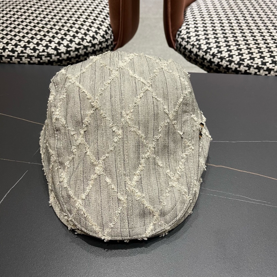 迪奥Dior日系设计感前进帽女生时尚毛边画家帽显脸小复古报童帽春夏鸭舌帽