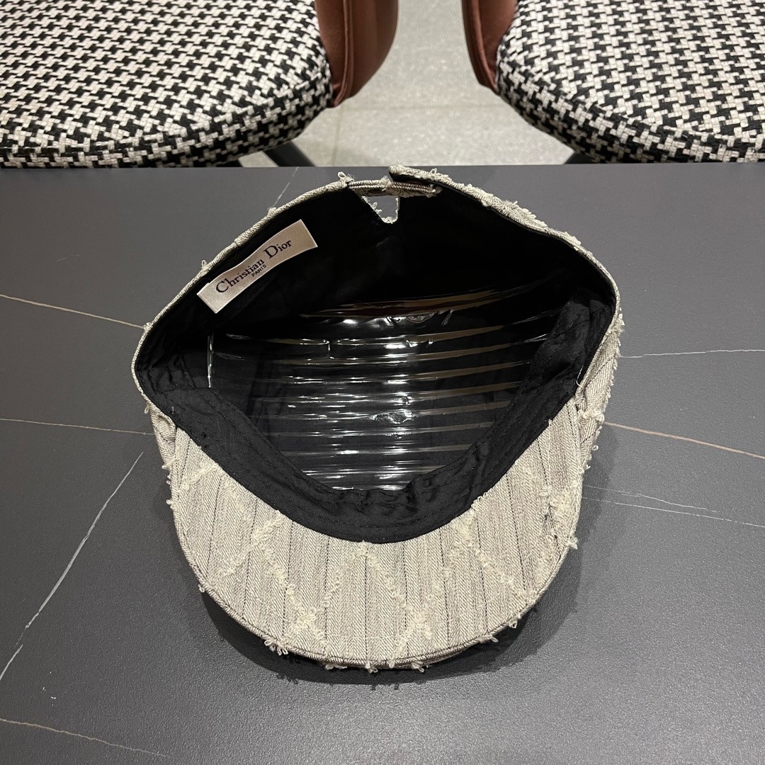 迪奥Dior日系设计感前进帽女生时尚毛边画家帽显脸小复古报童帽春夏鸭舌帽