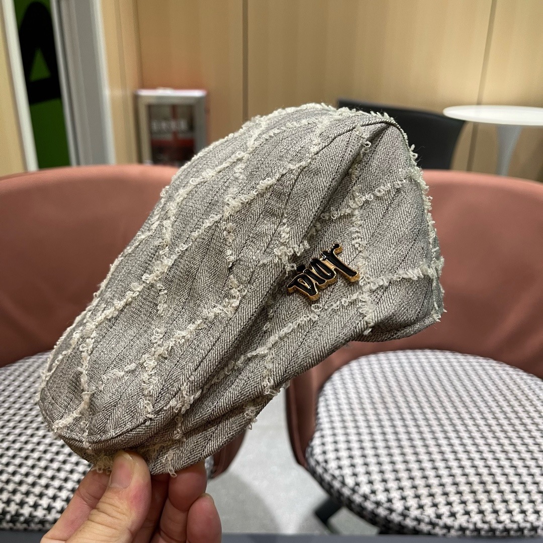 迪奥Dior日系设计感前进帽女生时尚毛边画家帽显脸小复古报童帽春夏鸭舌帽