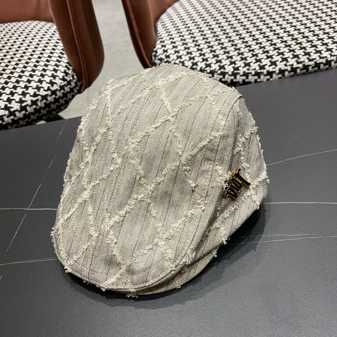 迪奥Dior日系设计感前进帽女生时尚毛边画家帽显脸小复古报童帽春夏鸭舌帽