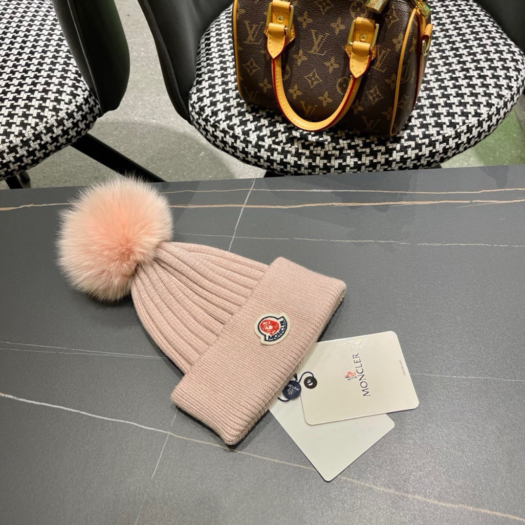 蒙口Moncler盟可睐💥官网经典针织帽，原单复刻.非常柔软亲肤，弹性很好💓有质感又非常百搭的款式~保暖的  羊绒毛线帽