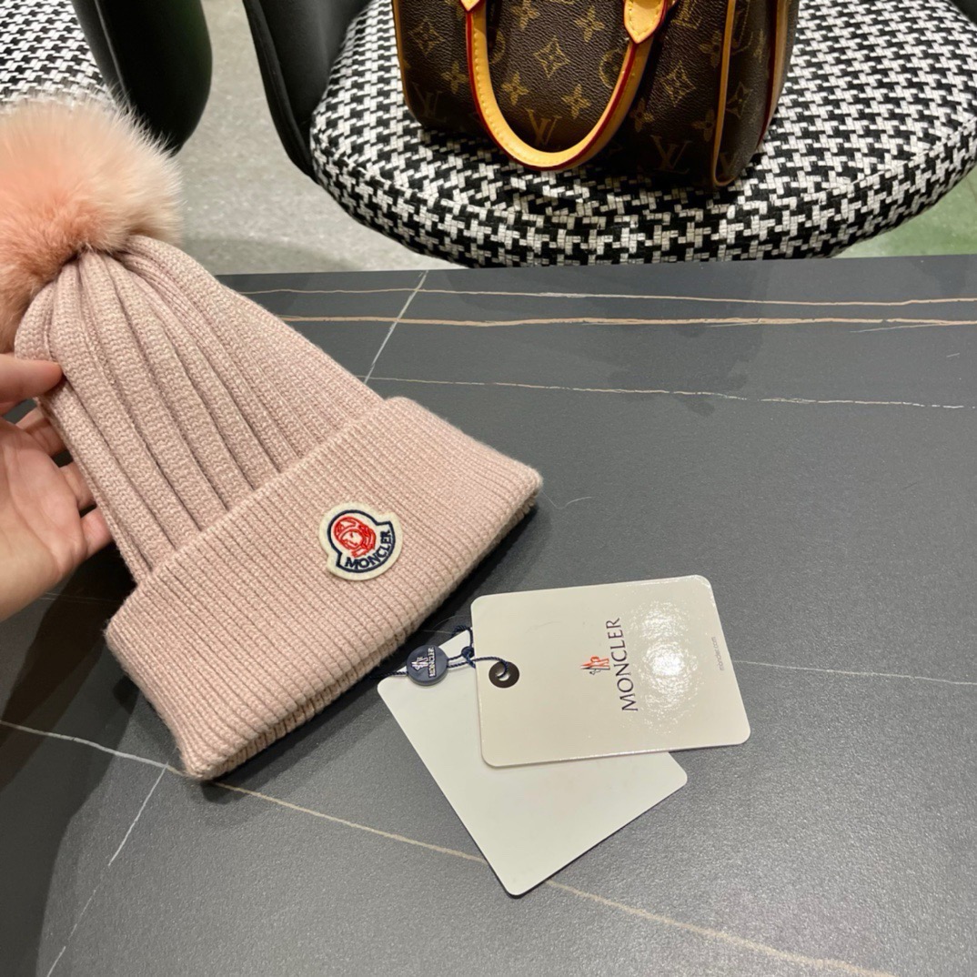 蒙口Moncler盟可睐💥官网经典针织帽，原单复刻.非常柔软亲肤，弹性很好💓有质感又非常百搭的款式~保暖的  羊绒毛线帽
