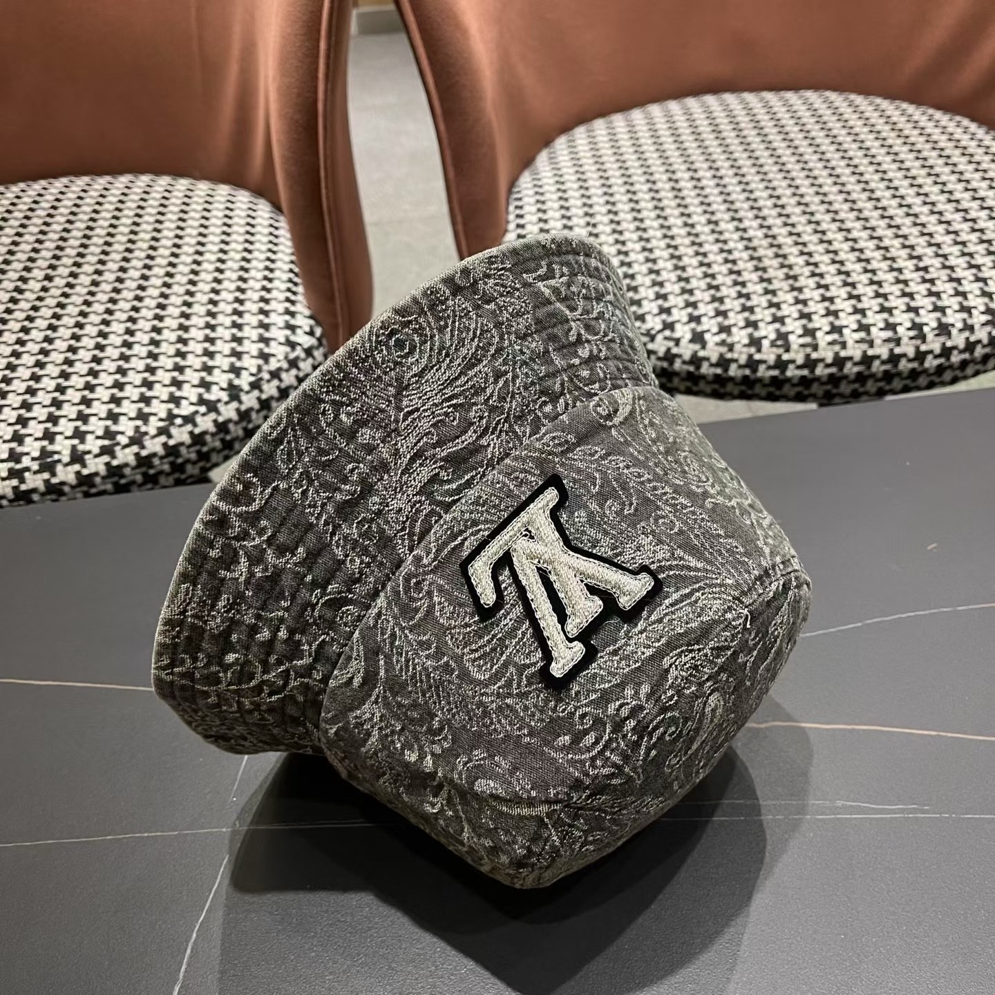 Lv路易威登 日韩系花纹做旧休闲复古时尚百搭街头出游渔夫帽画家帽新款