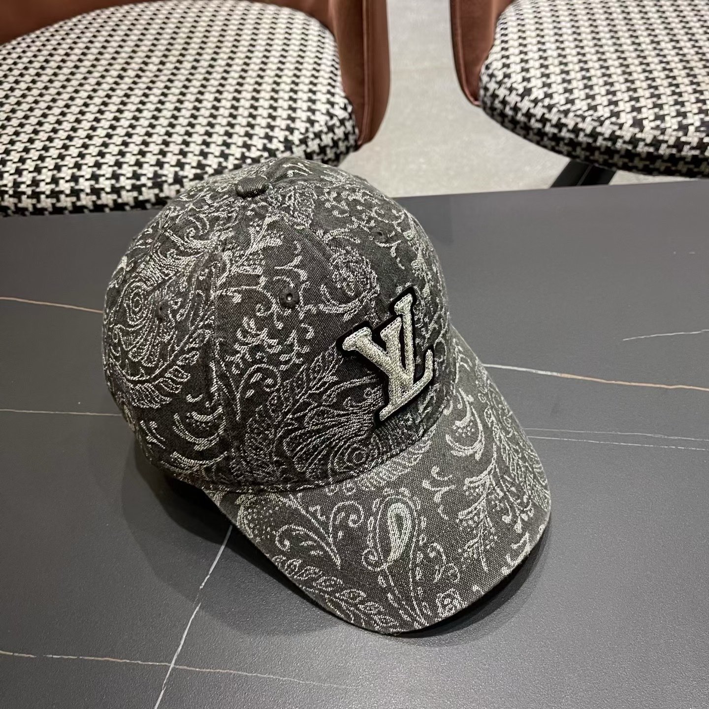 Lv路易威登 日韩系花纹做旧休闲复古时尚百搭街头出游棒球帽画家帽新款