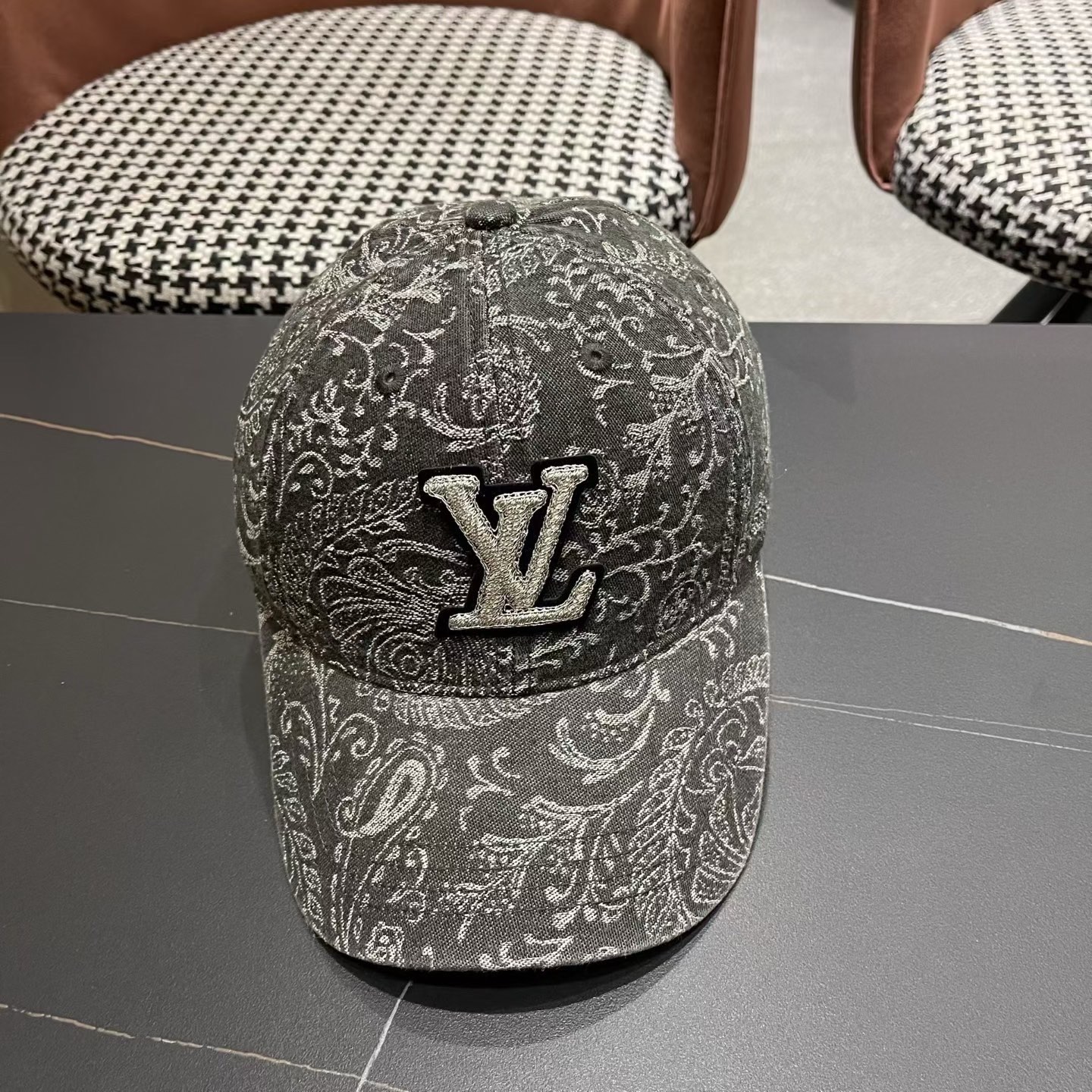 Lv路易威登 日韩系花纹做旧休闲复古时尚百搭街头出游棒球帽画家帽新款