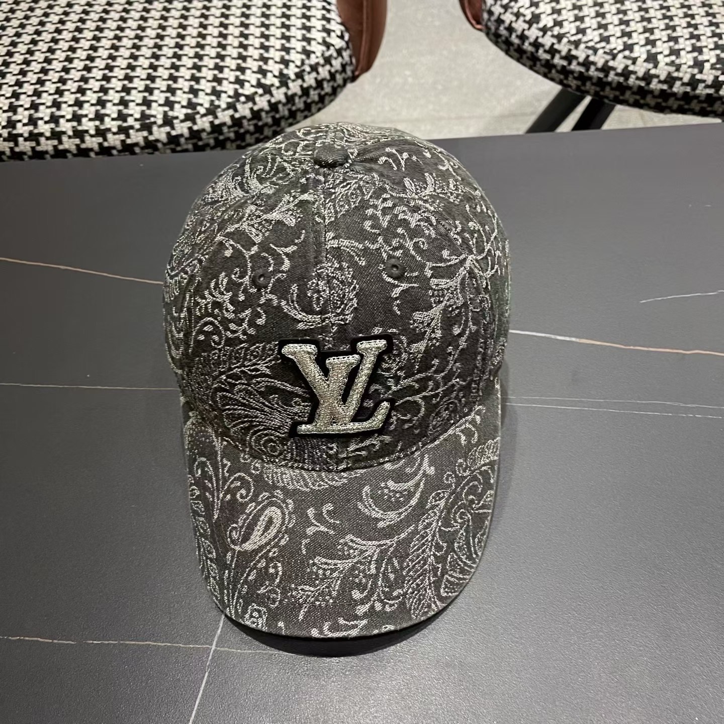 Lv路易威登 日韩系花纹做旧休闲复古时尚百搭街头出游棒球帽画家帽新款