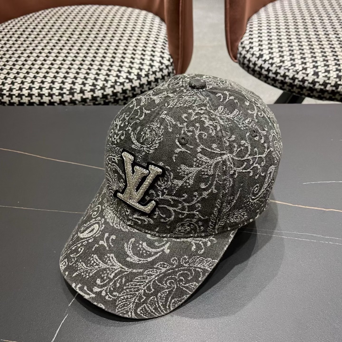 Lv路易威登 日韩系花纹做旧休闲复古时尚百搭街头出游棒球帽画家帽新款