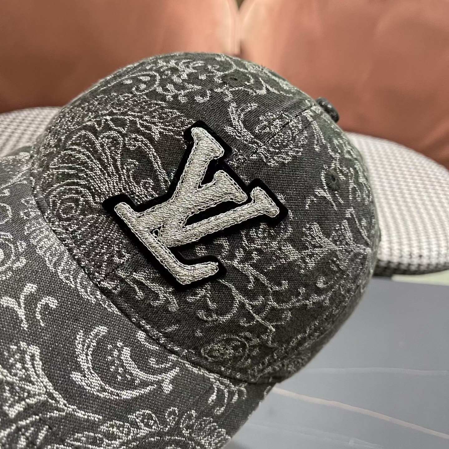 Lv路易威登 日韩系花纹做旧休闲复古时尚百搭街头出游棒球帽画家帽新款