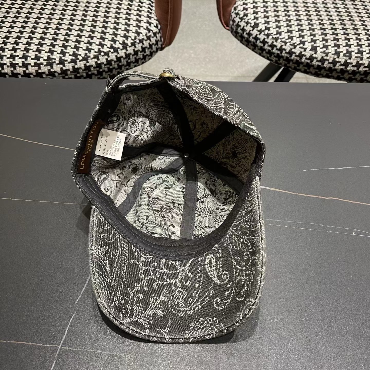 Lv路易威登 日韩系花纹做旧休闲复古时尚百搭街头出游棒球帽画家帽新款