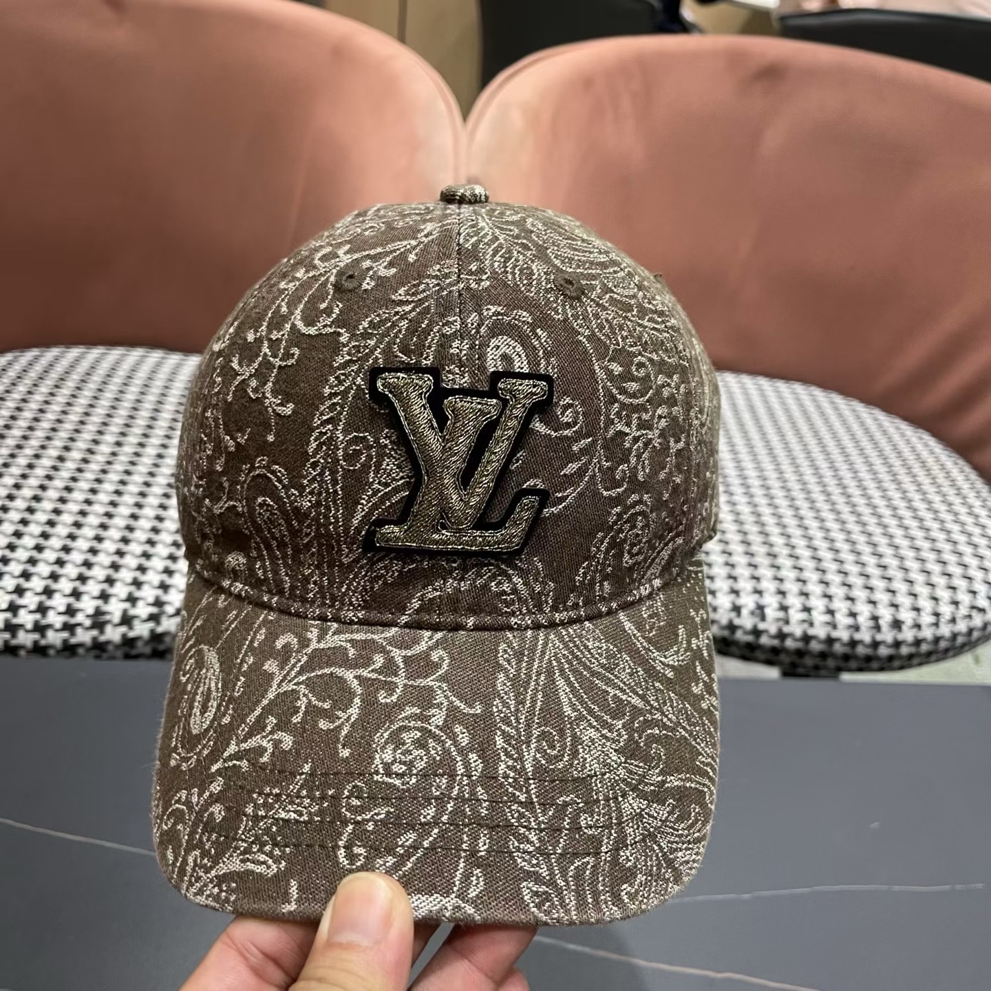 Lv路易威登 日韩系花纹做旧休闲复古时尚百搭街头出游棒球帽画家帽新款