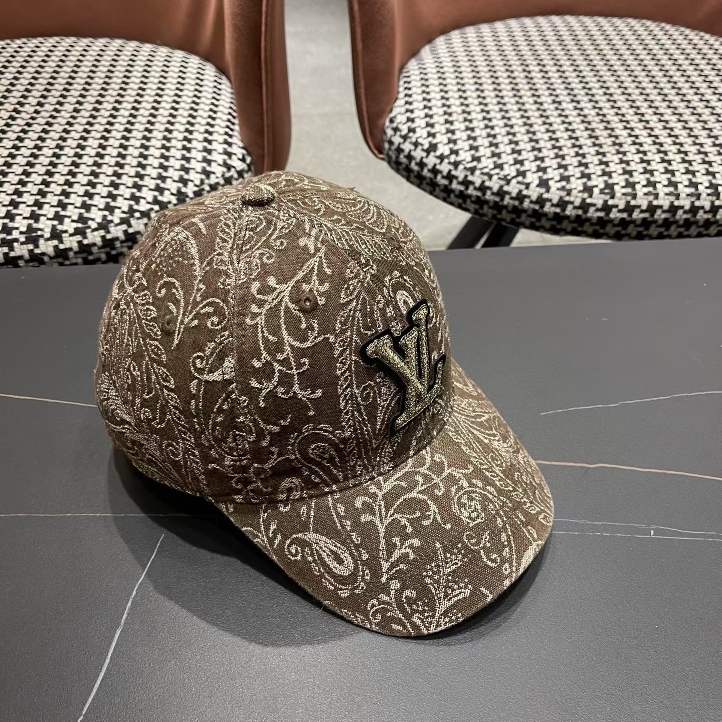 Lv路易威登 日韩系花纹做旧休闲复古时尚百搭街头出游棒球帽画家帽新款