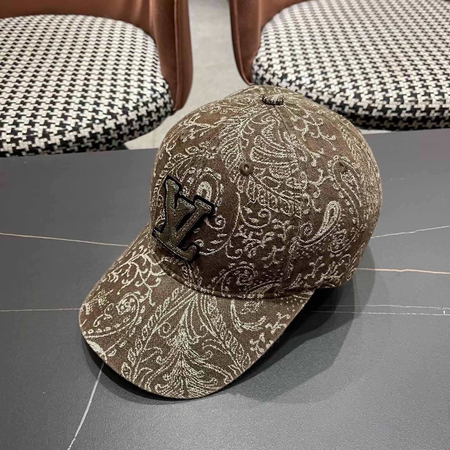 Lv路易威登 日韩系花纹做旧休闲复古时尚百搭街头出游棒球帽画家帽新款