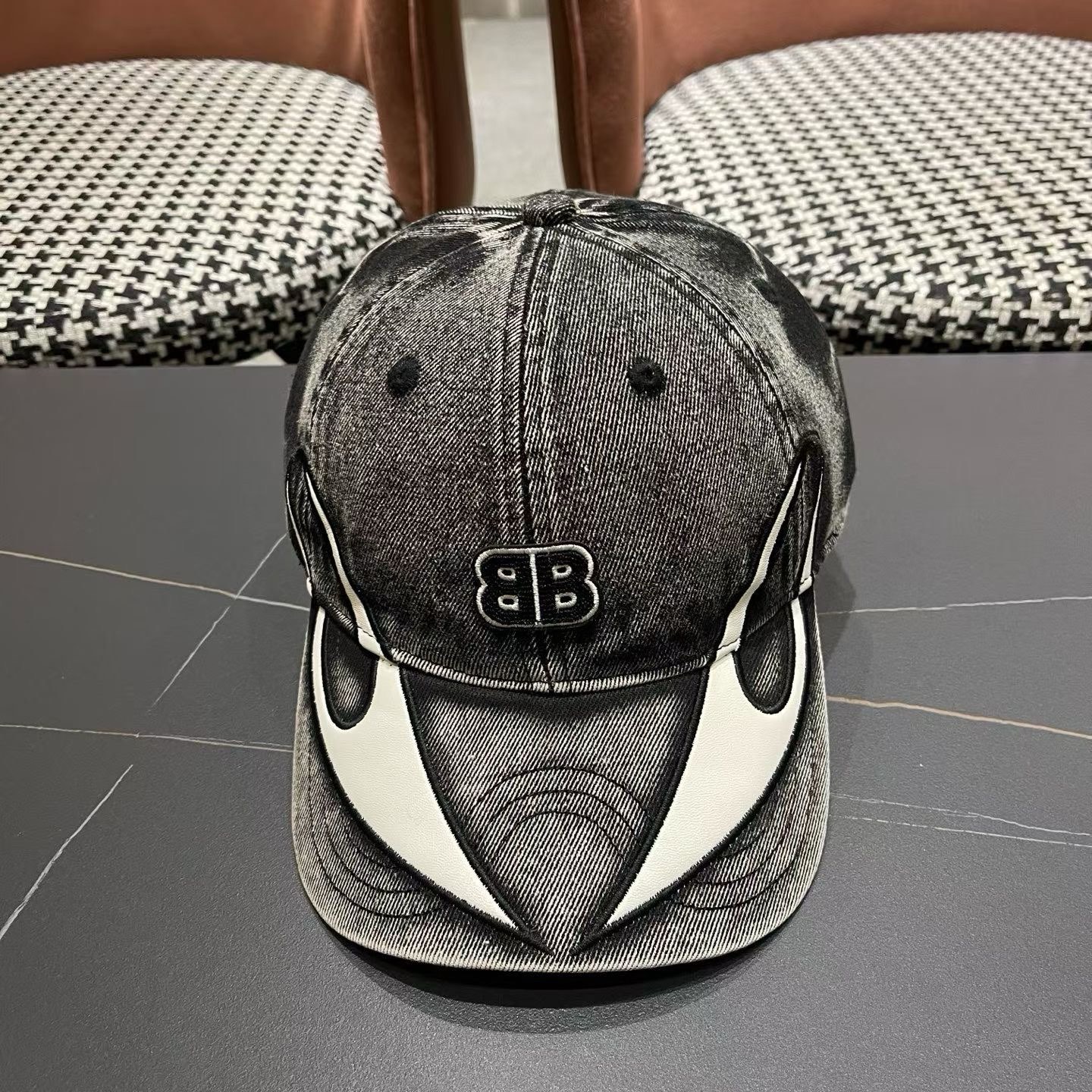 巴黎世家BALENCIAGA 美式水洗牛仔拼皮双刃火焰棒球帽男女街头潮牌大头围重工鸭舌帽子